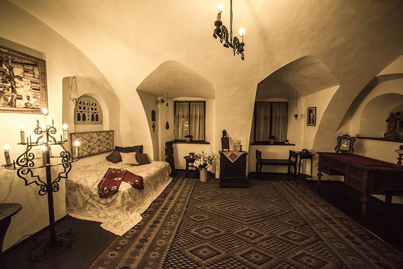 Bedroom inside Bran Castle