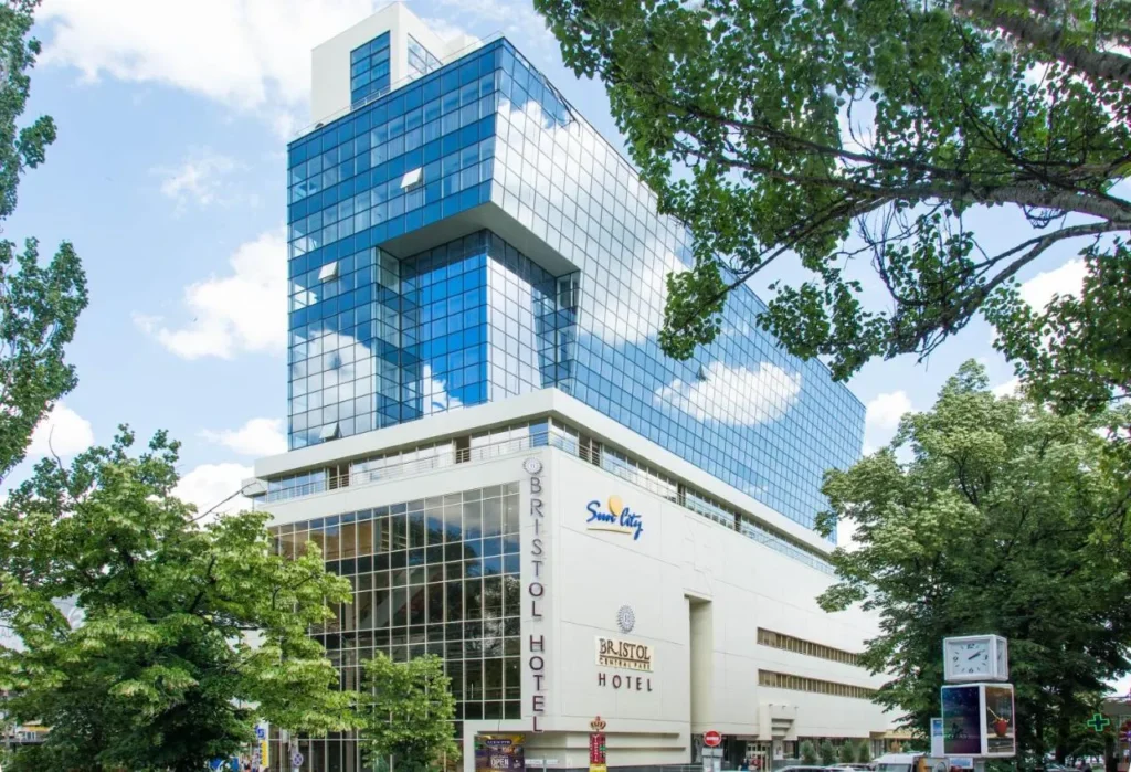 bristol central park chisinau