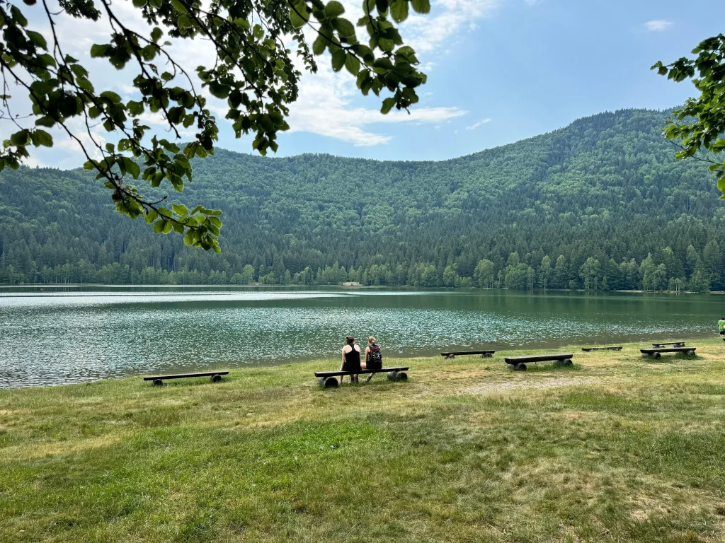 rolandia tourists relaxing by the lake