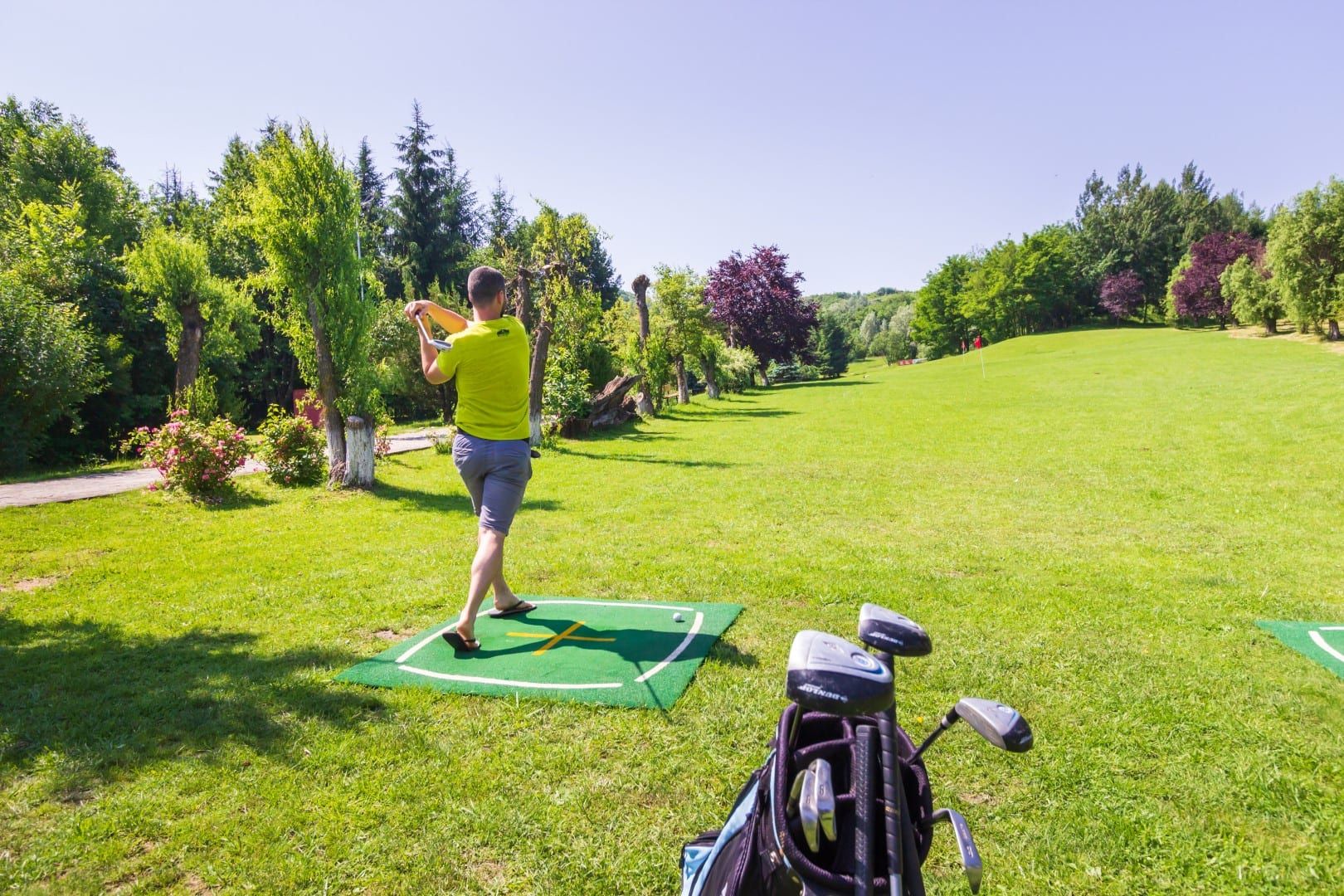 Golf Course in Romania: Where to Play and What to Expect 9 Golf Course in Romania: Lac de Verde Resort